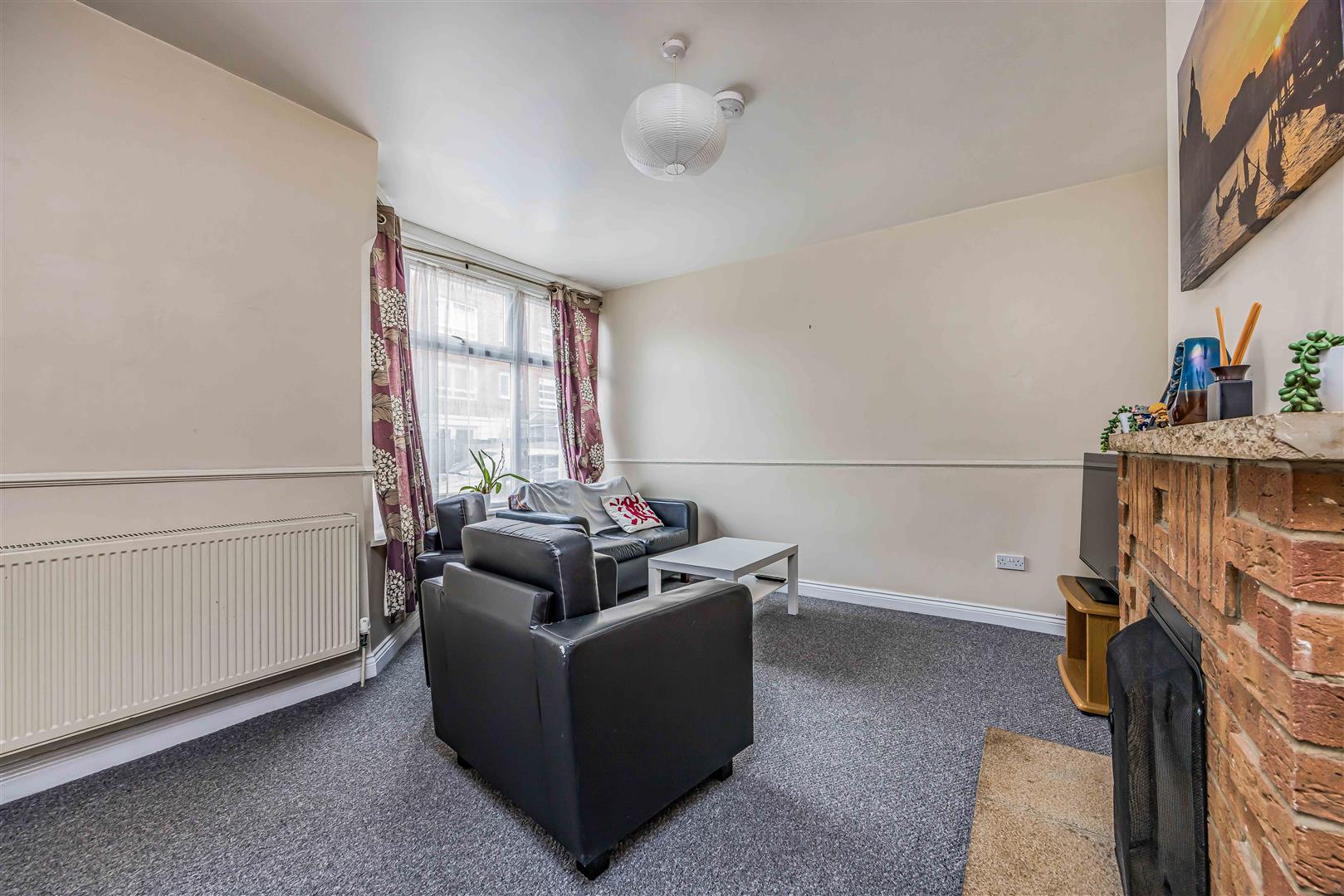 house - end terrace for sale kent street