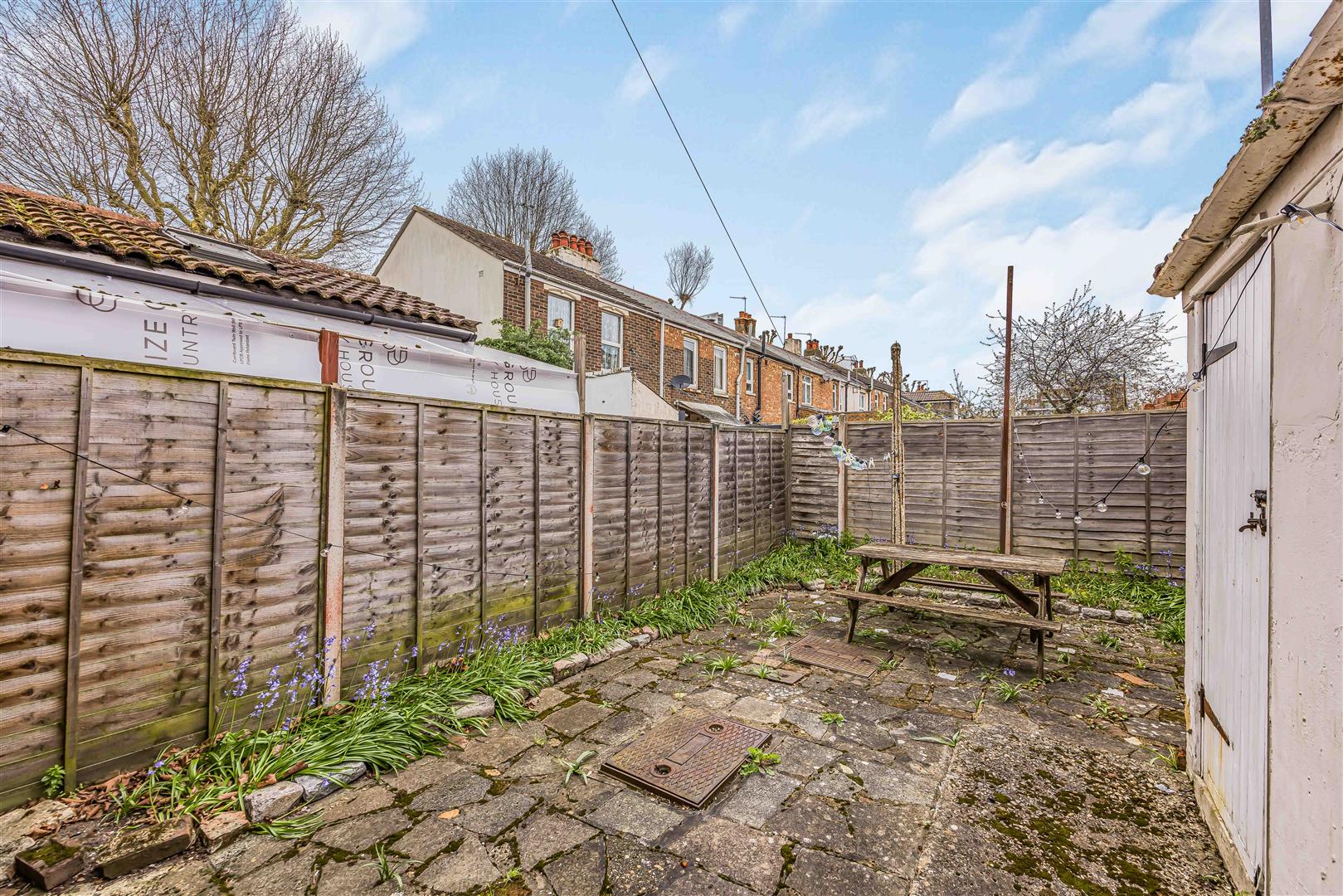 house - end terrace for sale kent street