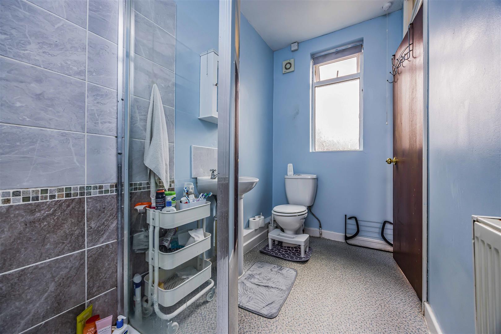 house - end terrace for sale kent street