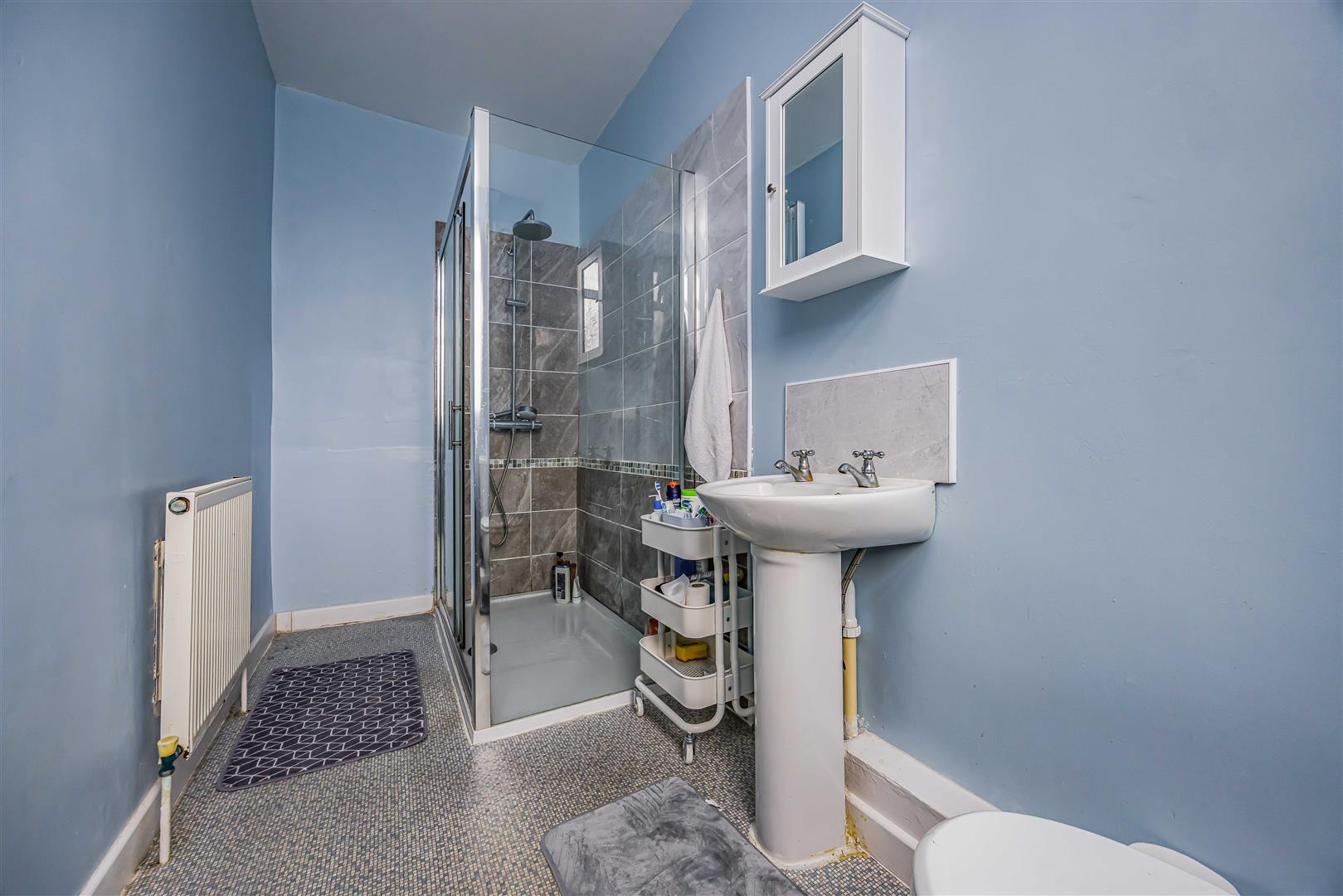 house - end terrace for sale kent street