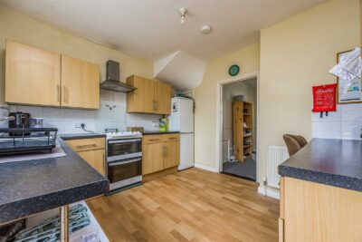 house - end terrace for sale kent street