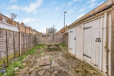 house - end terrace for sale kent street