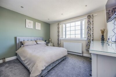 house for sale chedworth crescent