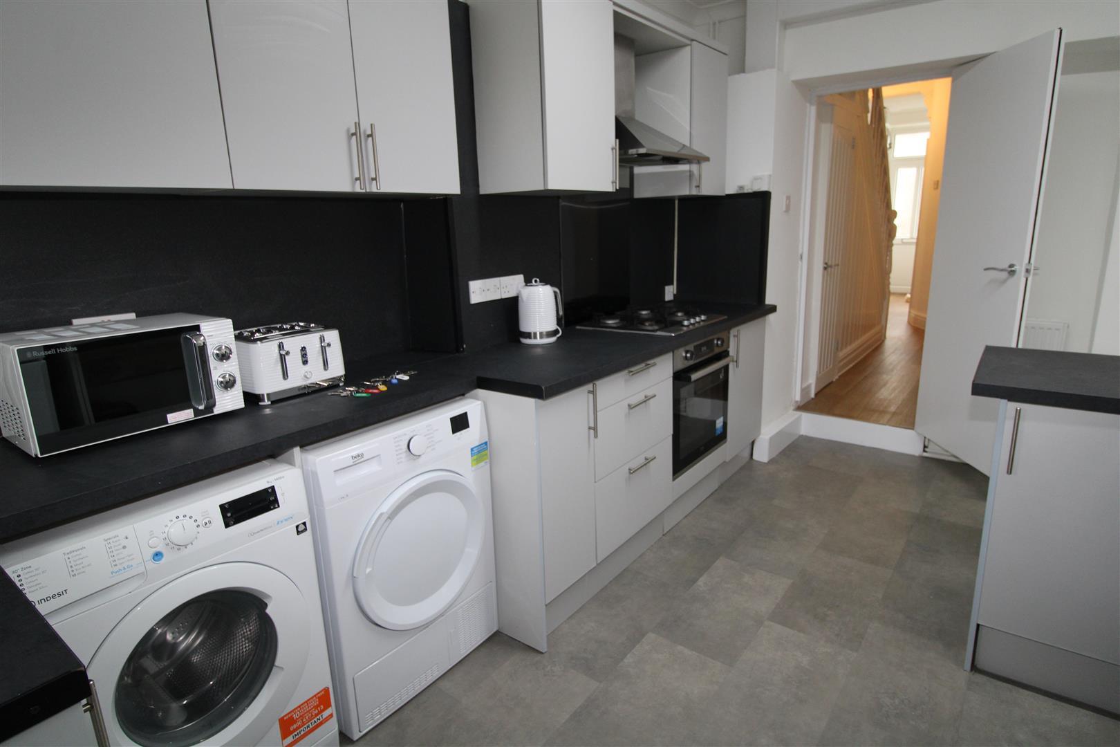 student property for rent queen street