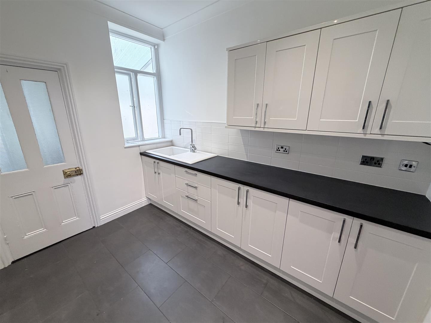 house for rent gladys avenue