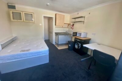 studio for rent broadway