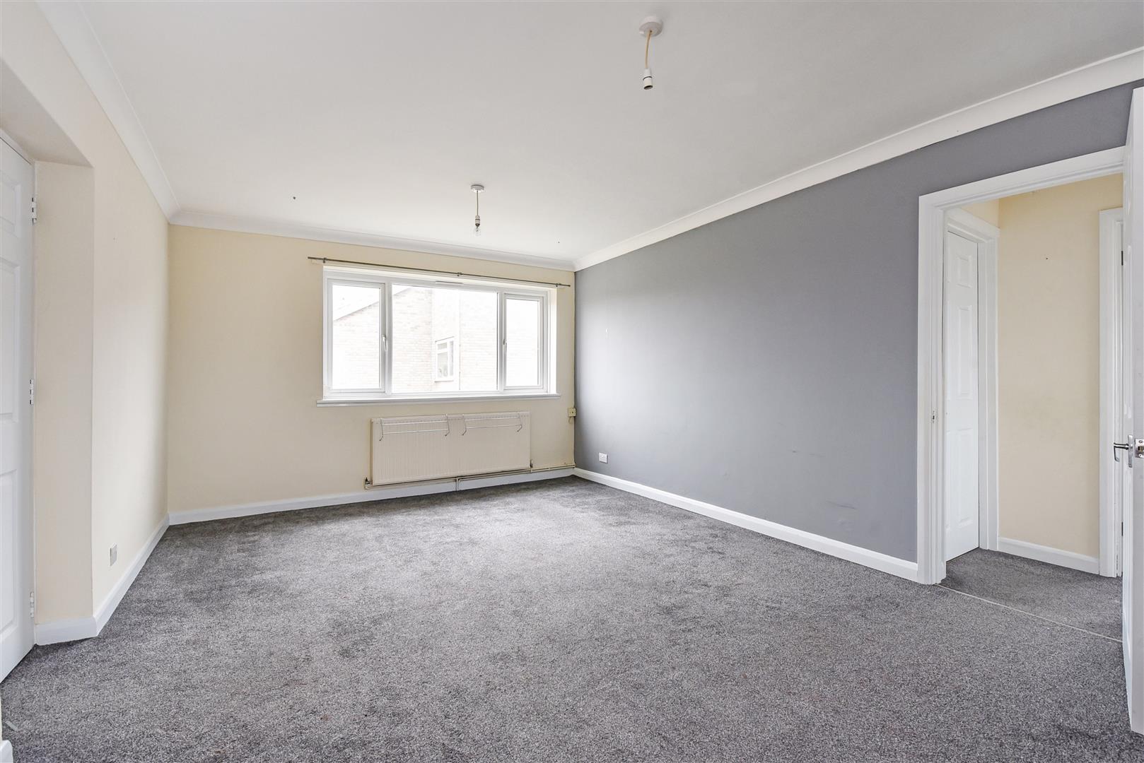 flat for rent winsor close
