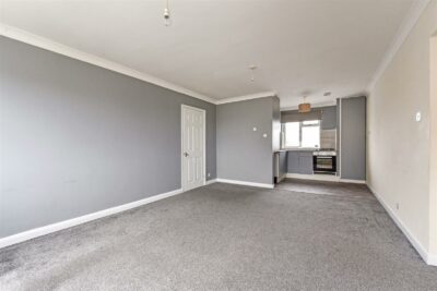 flat for rent winsor close