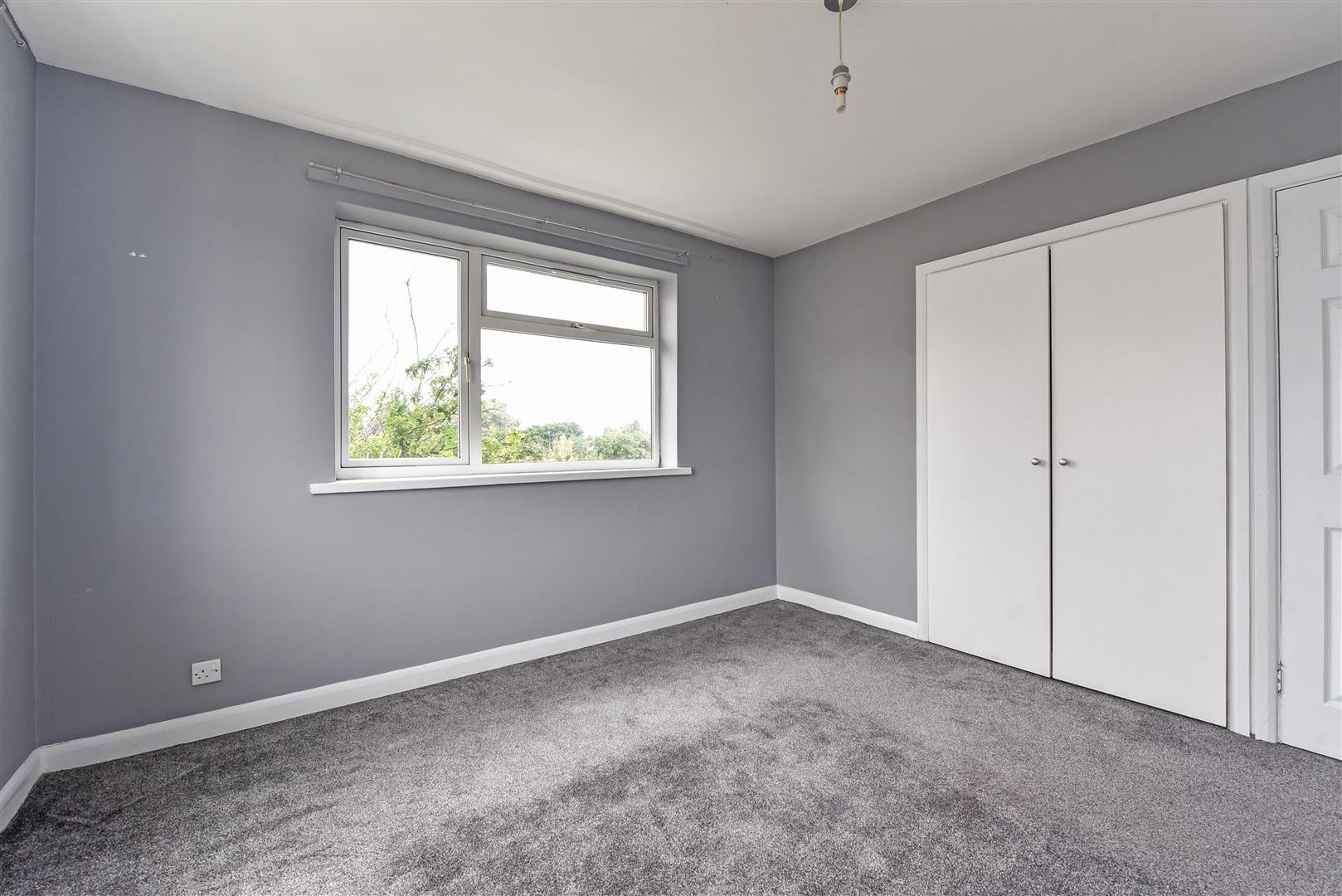 flat for rent winsor close