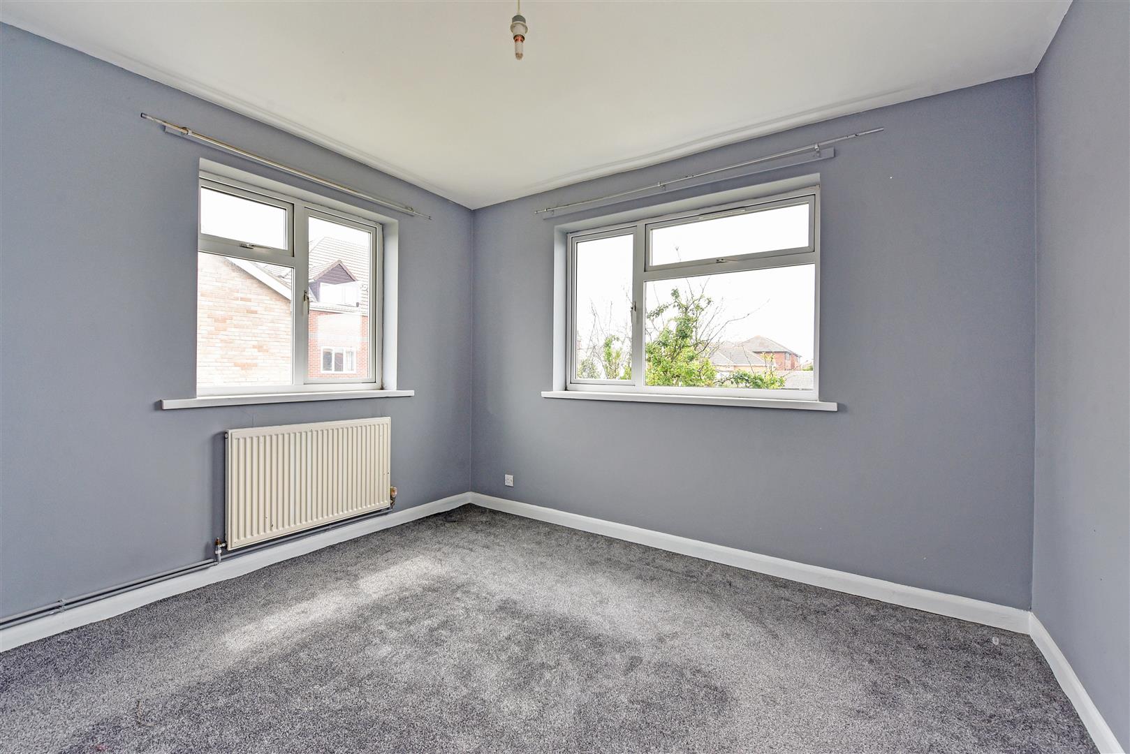 flat for rent winsor close