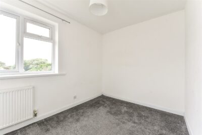 flat for rent winsor close