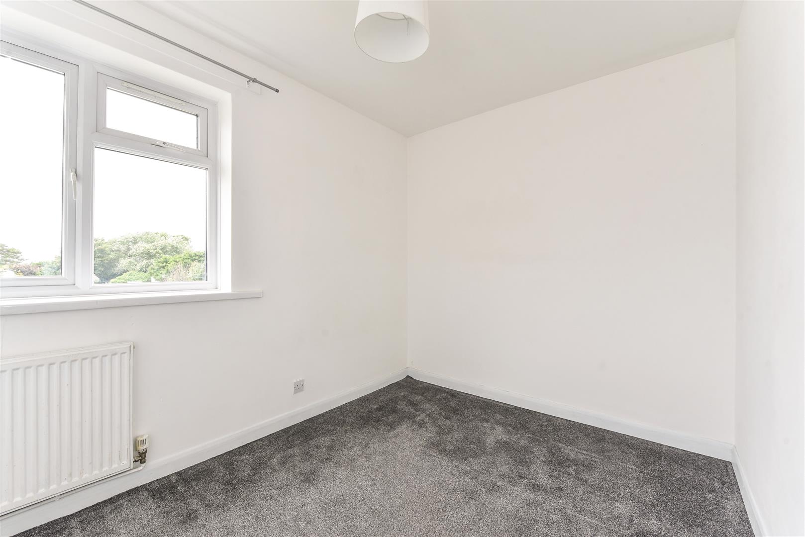 flat for rent winsor close