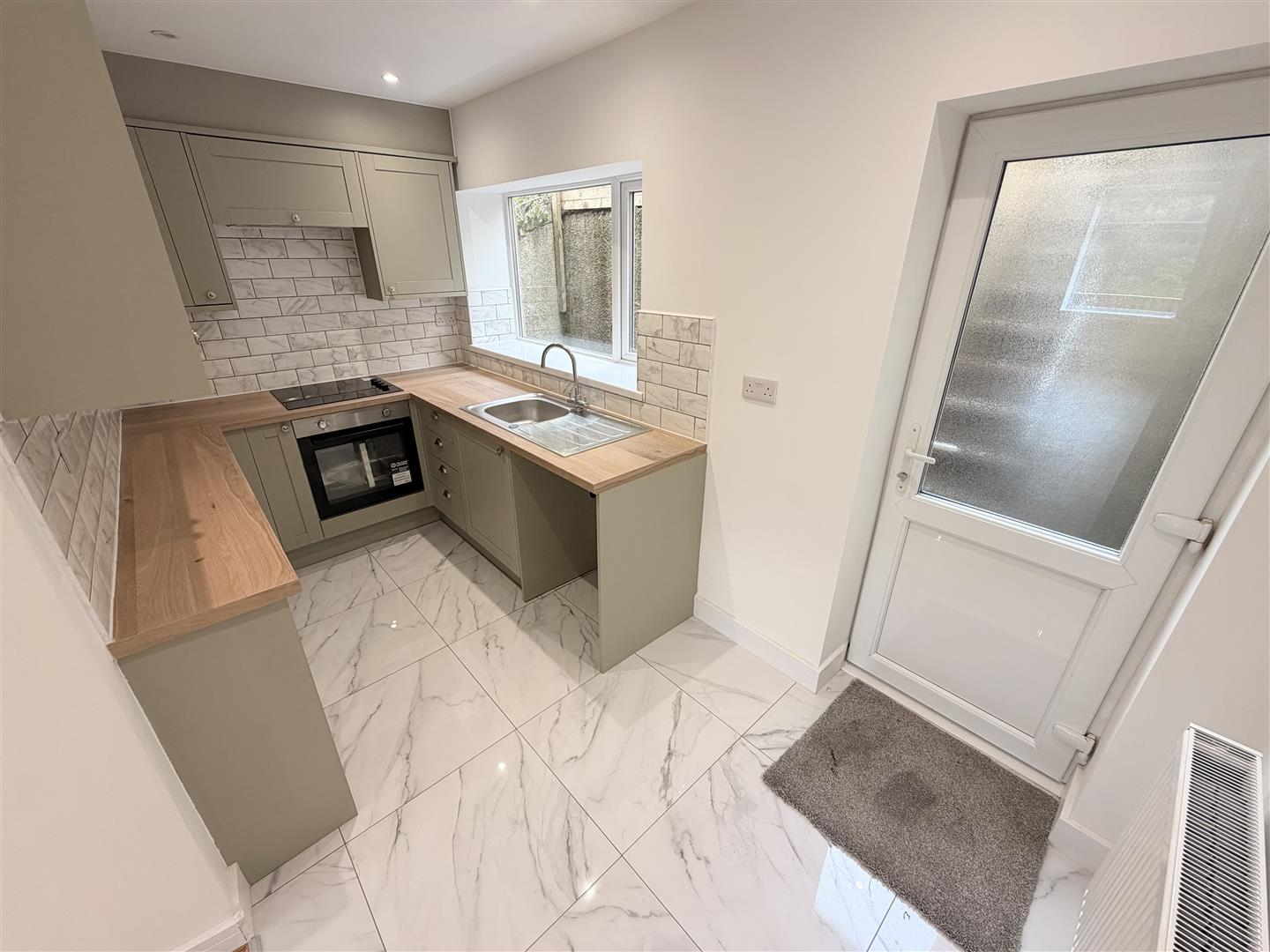 house - terraced for rent penrhys road