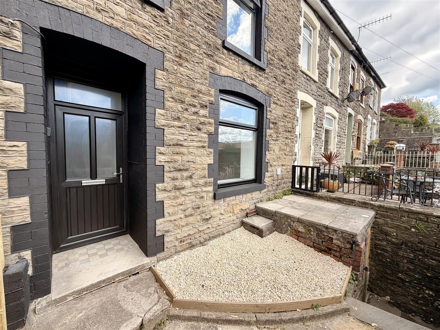house - terraced for rent penrhys road