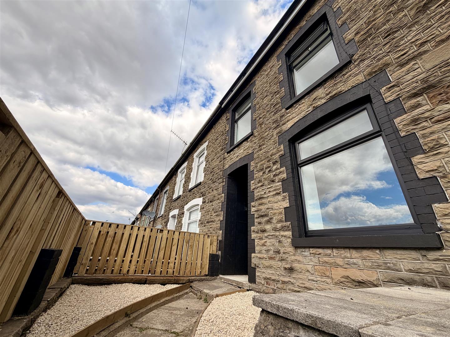 house - terraced for rent penrhys road