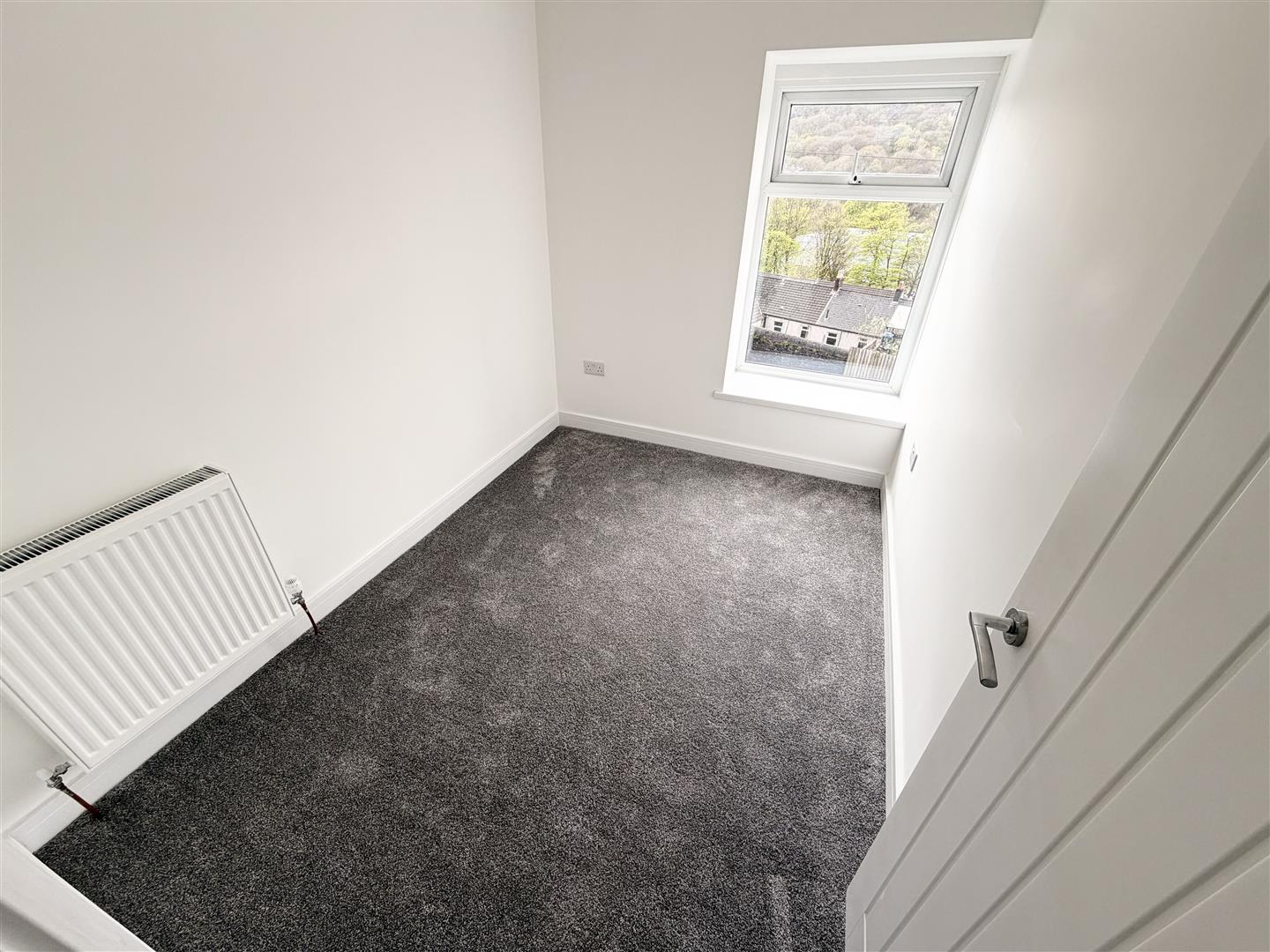 house - terraced for rent penrhys road