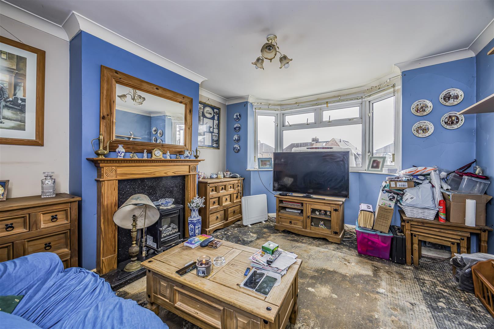 house - semi-detached for sale belvoir close