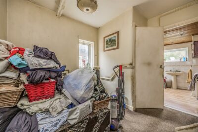 house - semi-detached for sale belvoir close