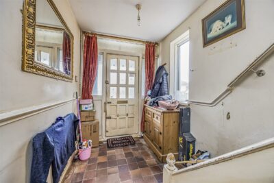 house - semi-detached for sale belvoir close