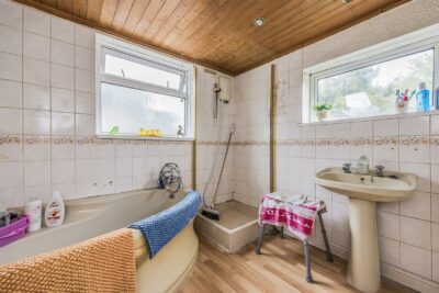 house - semi-detached for sale belvoir close