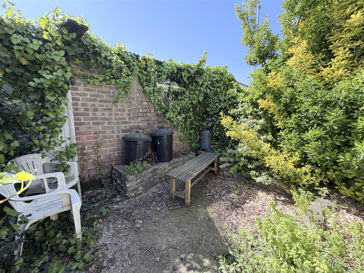 house - terraced for sale manners road