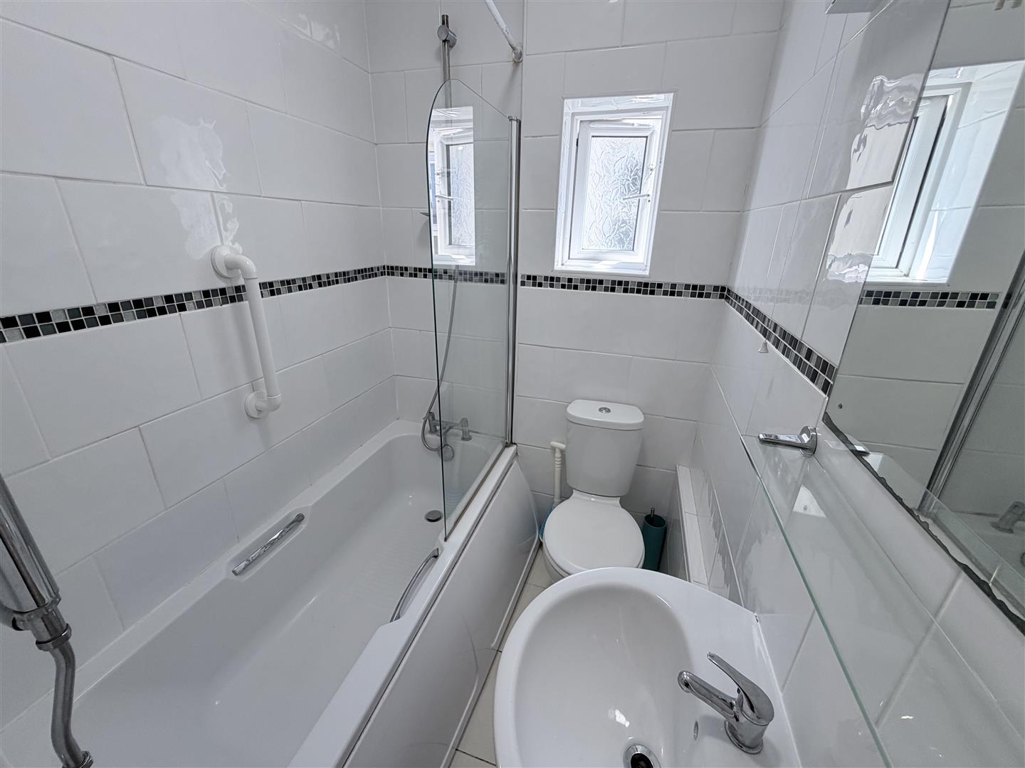 house - terraced for sale manners road