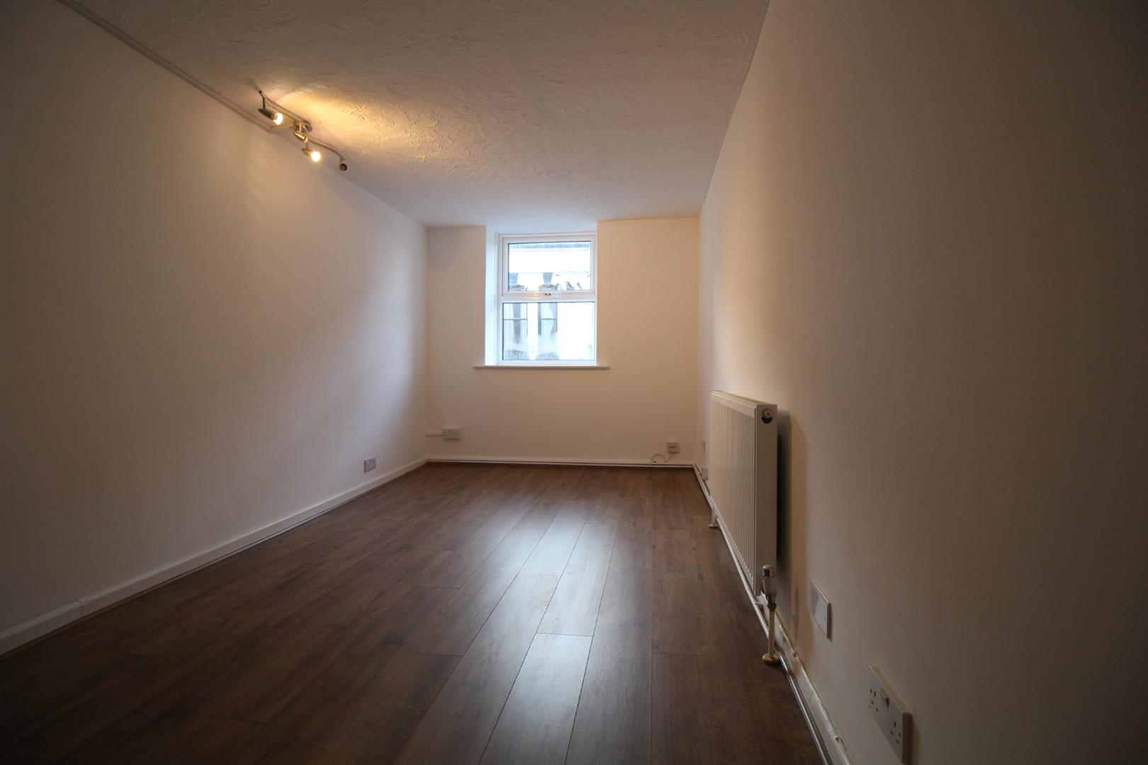 flat for rent granada road