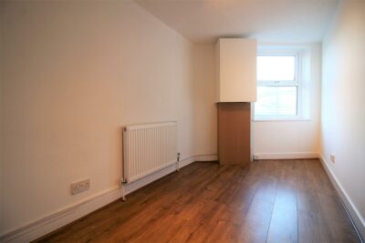 flat for rent granada road