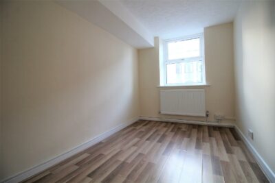 flat for rent granada road