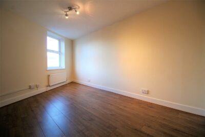 flat for rent granada road