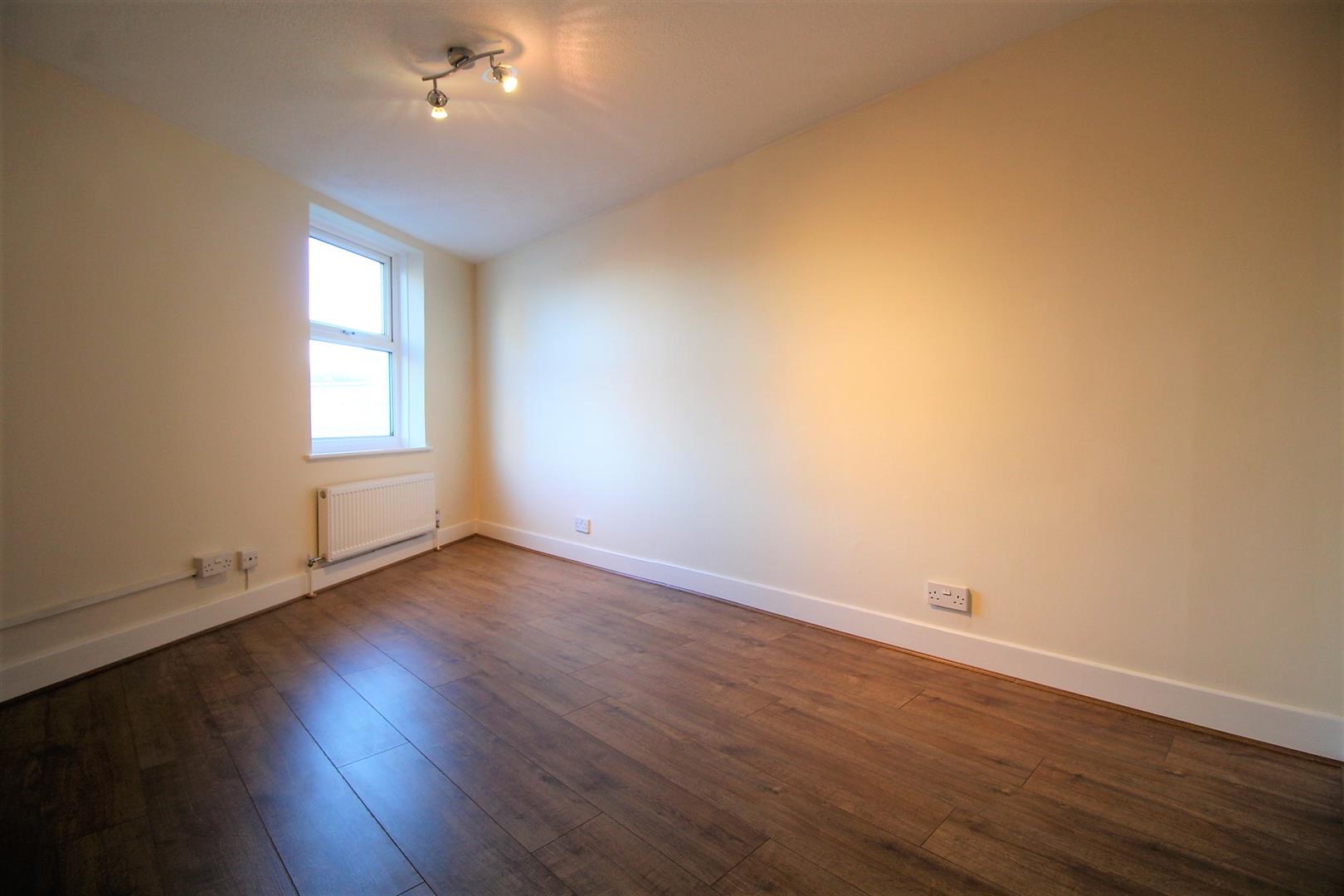 flat for rent granada road