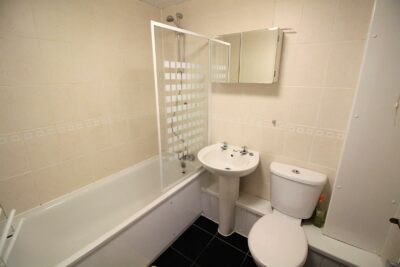 flat for rent granada road
