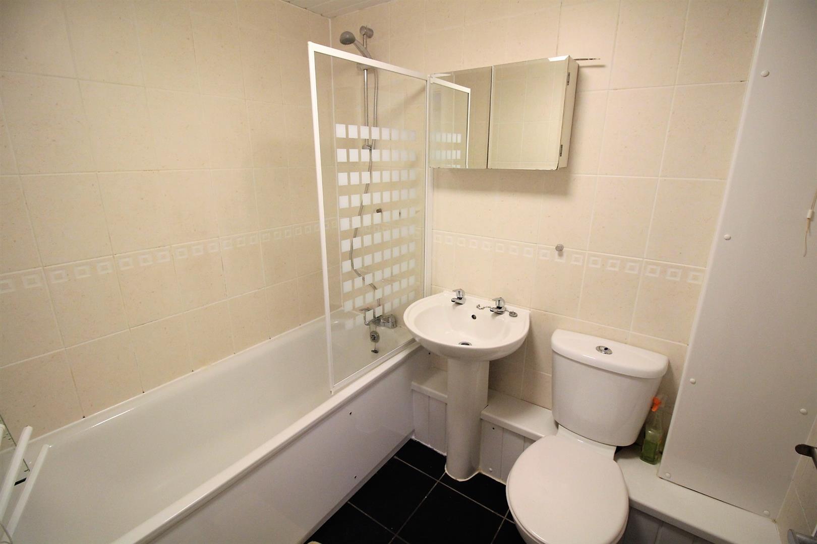 flat for rent granada road