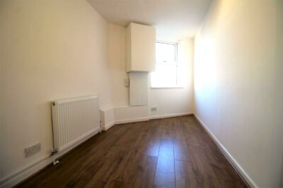 flat for rent granada road