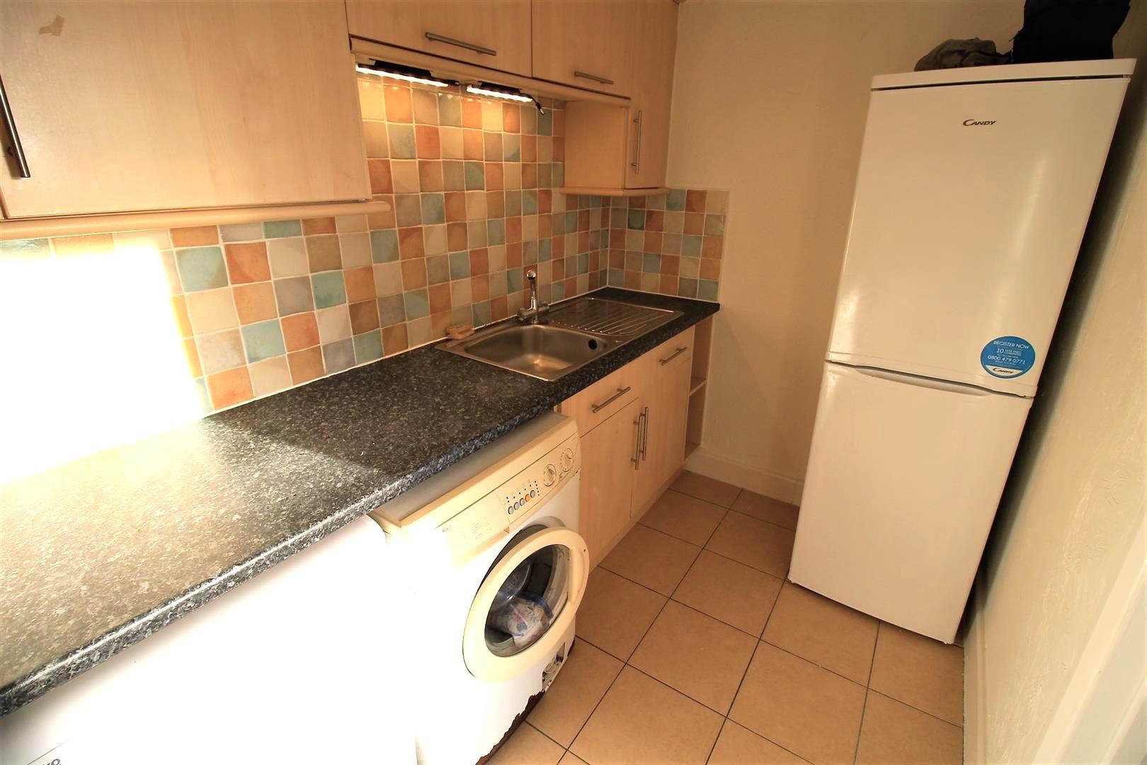 flat for rent granada road