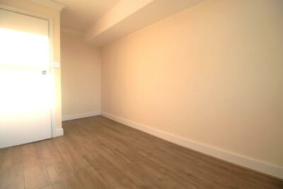 flat for rent granada road
