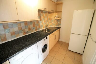 flat for rent granada road