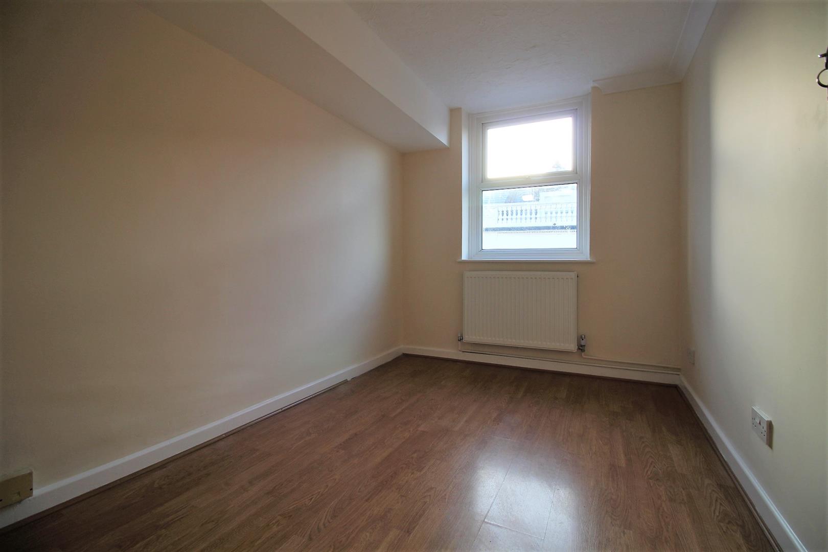 flat for rent granada road