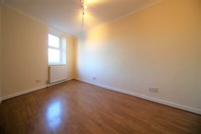 flat for rent granada road