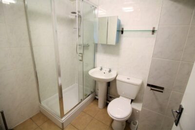 flat for rent granada road