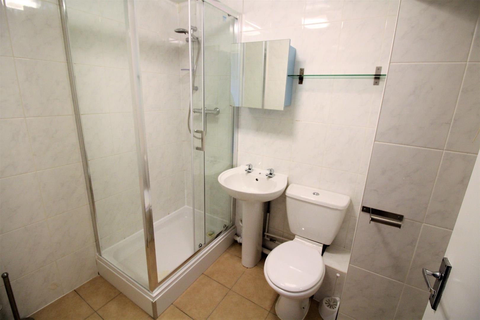 flat for rent granada road
