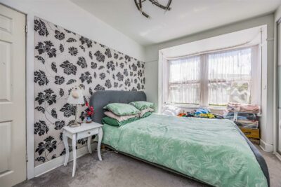 house for sale hayling avenue