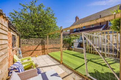 house for sale hayling avenue