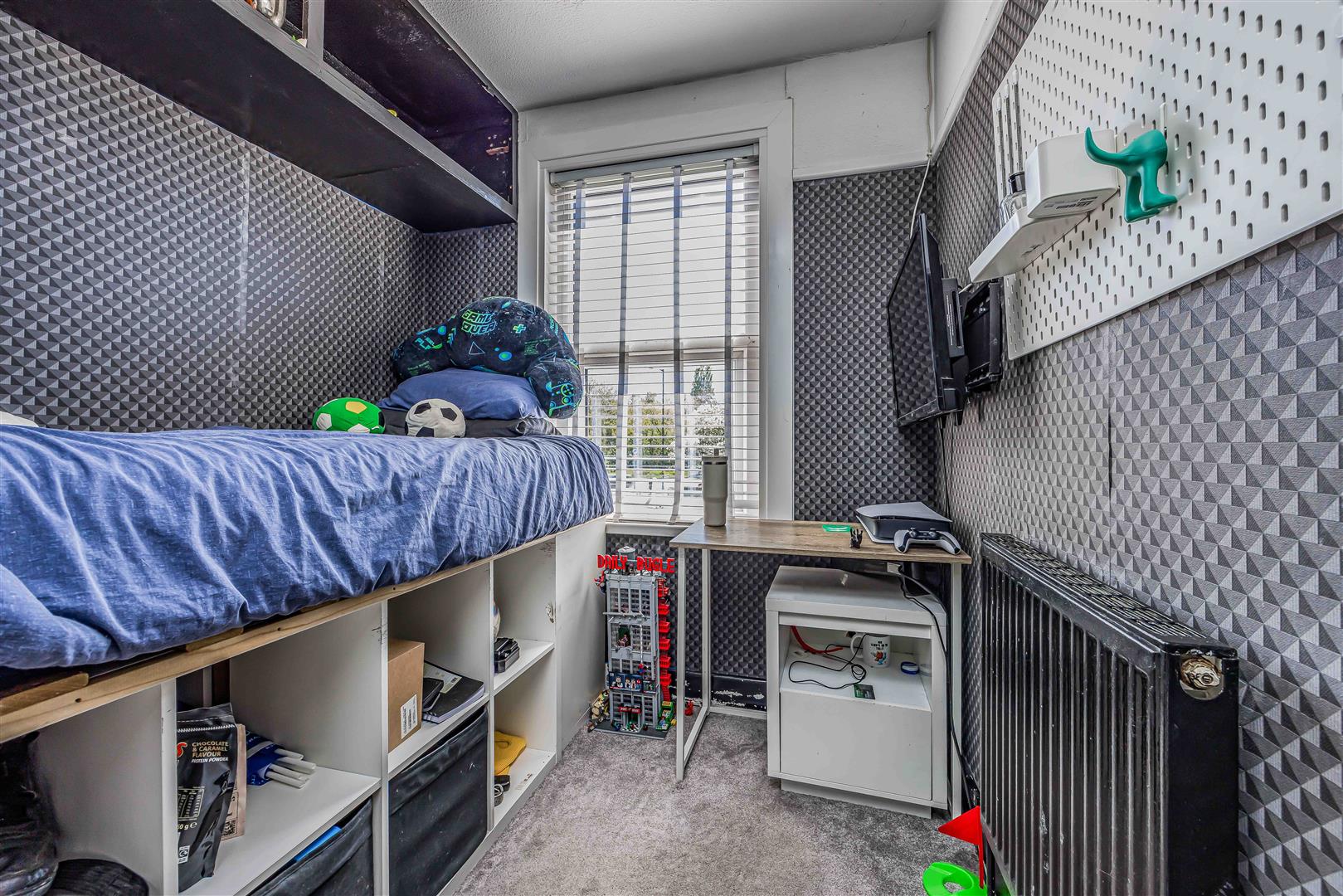 house for sale hayling avenue