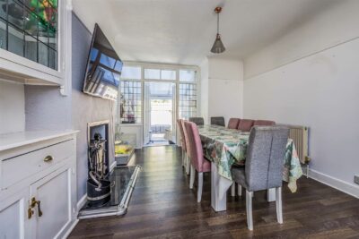 house for sale hayling avenue