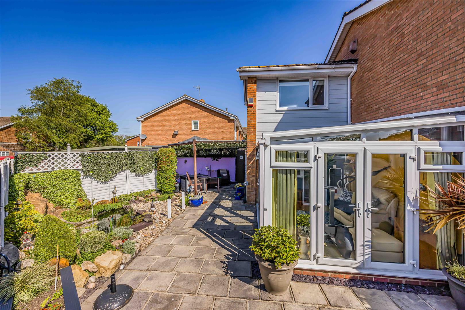 house for sale spinney close