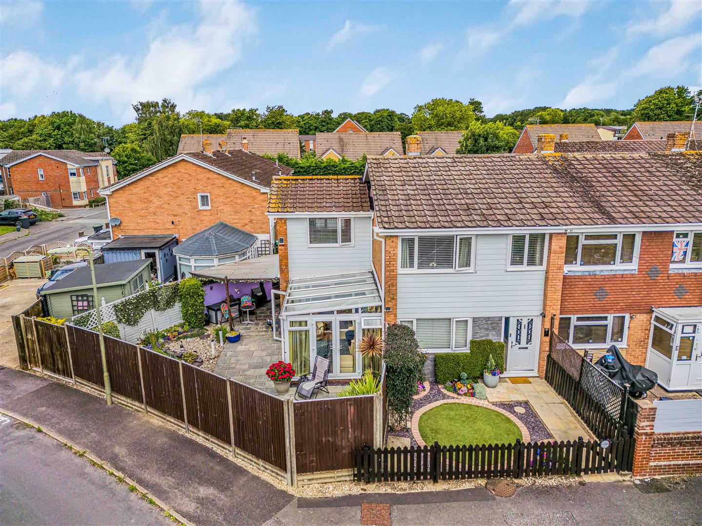 house for sale spinney close