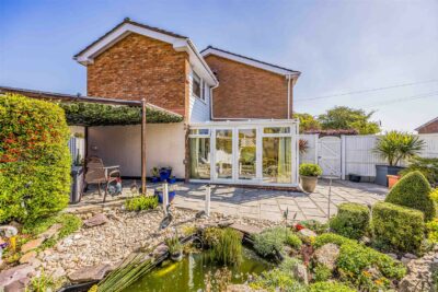 house for sale spinney close