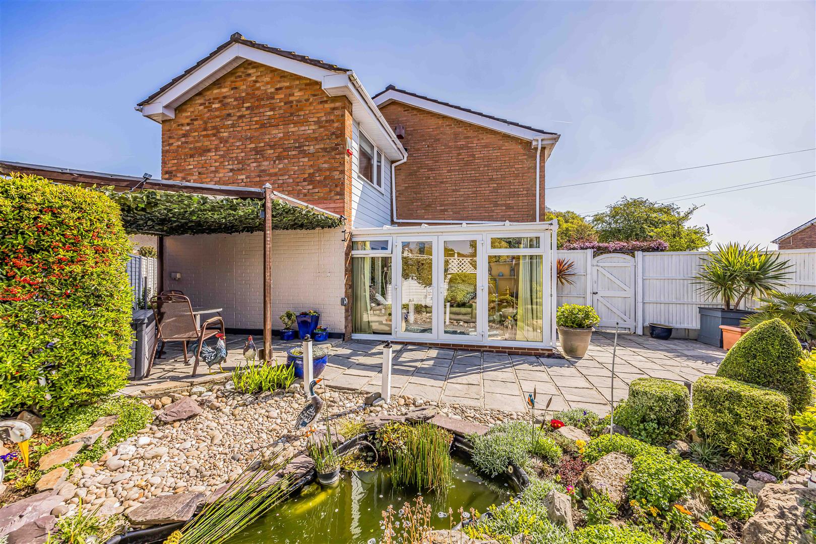 house for sale spinney close