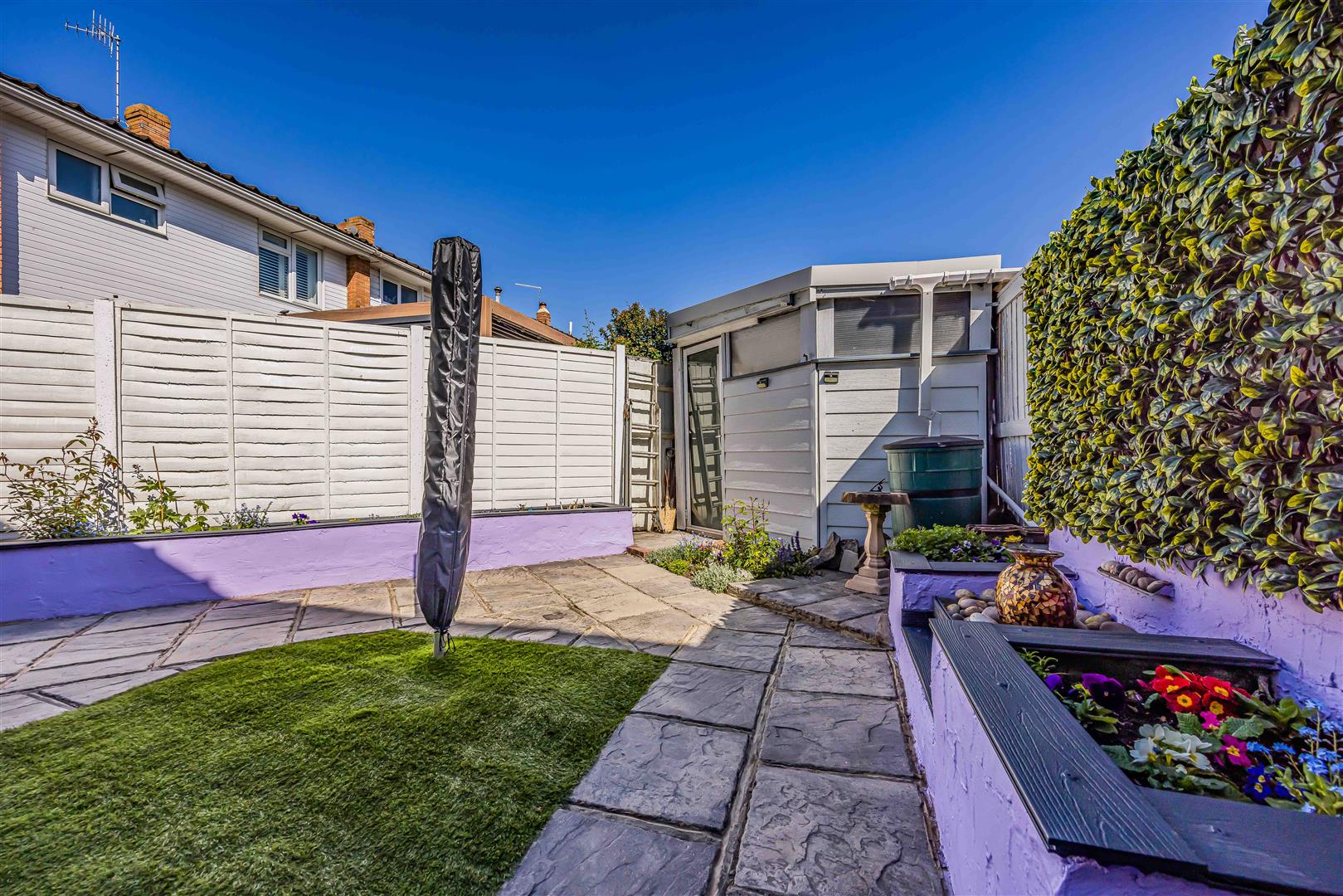 house for sale spinney close